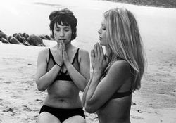 Brigitte Bardot et Annie Girardot