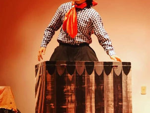 GERA BARRIENTOS - El trabajo de actor y director como pasión