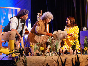 ANA Y WIWI - Una obra de teatro, títeres y música para las infancias.