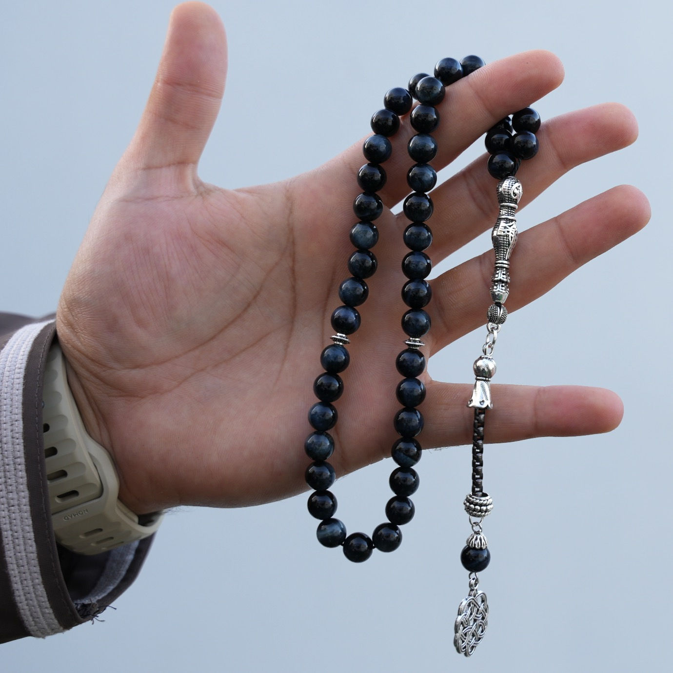 تسبيح عين النمر بحيرة طبيعية زرقاء