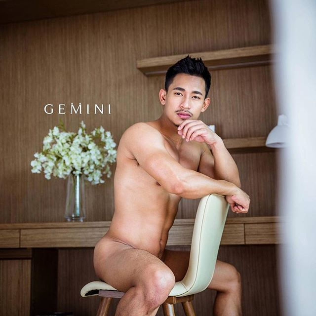 หื้มม หล่อจัง
