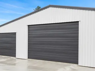 Extra-large-garaging-built-by-Cyclone-Buildings-Taranaki-600x400.webp