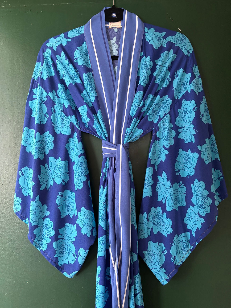 Kimono longo floral azul 