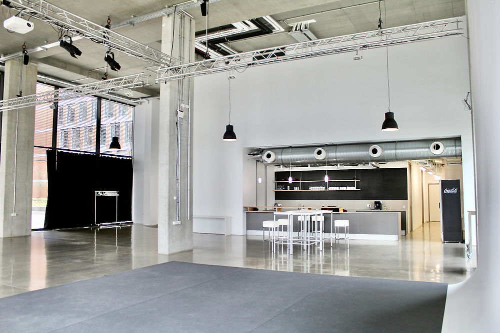 Offene Bar im H2O Studio Munich