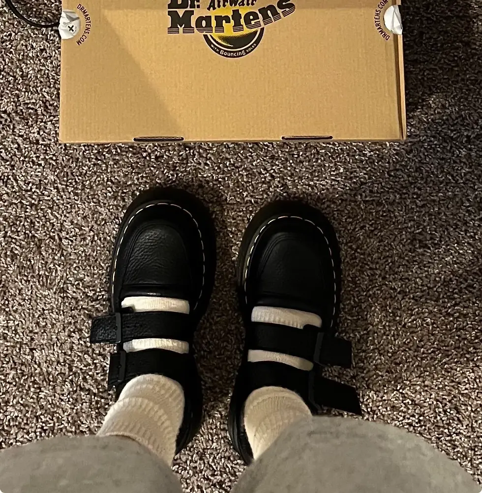 縮圖：🖤 Dr. Martens 軟皮厚底瑪麗珍 🖤這雙超美~ 雙皮扣~真的好好看♥️
