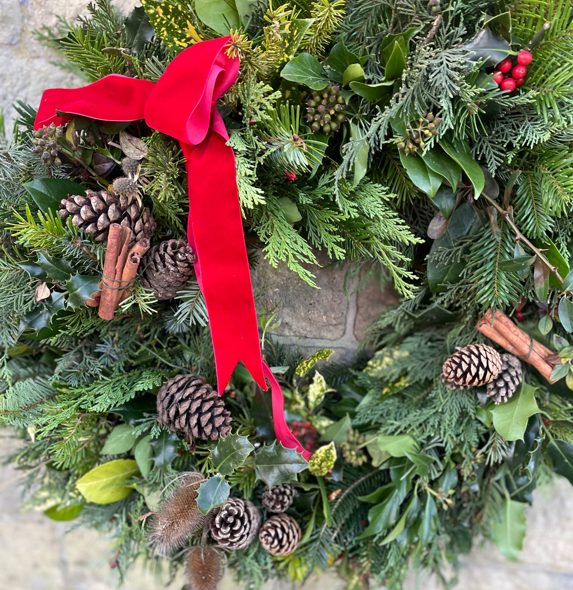Luxuary Traditional Christmas wreath 12"