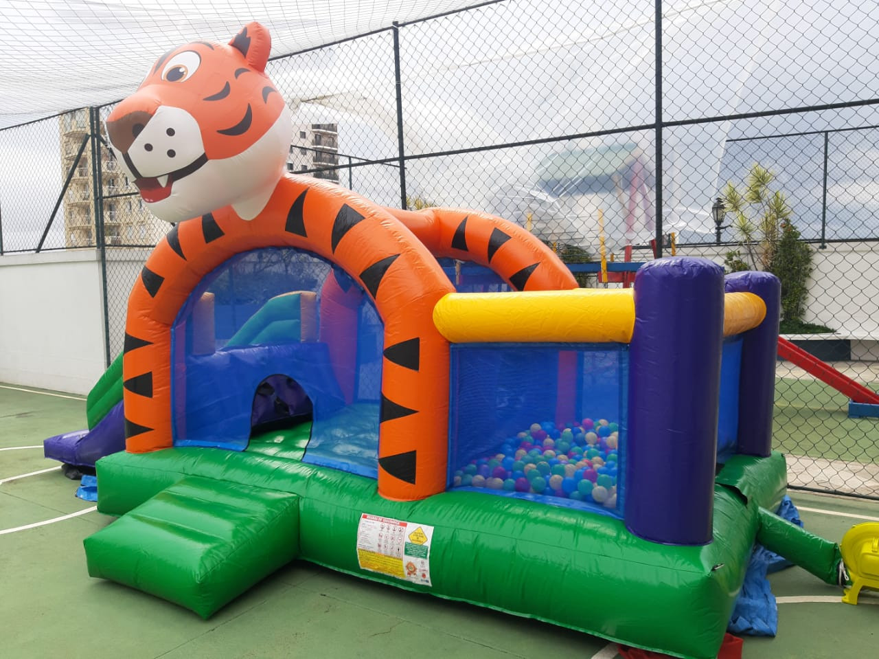 Aluguel de Brinquedos Infláveis | Ligue (11) 94566-1268 e reserve!