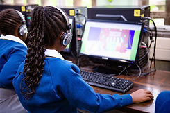 An image of a learner in class doing their Reading Eggs exercises.