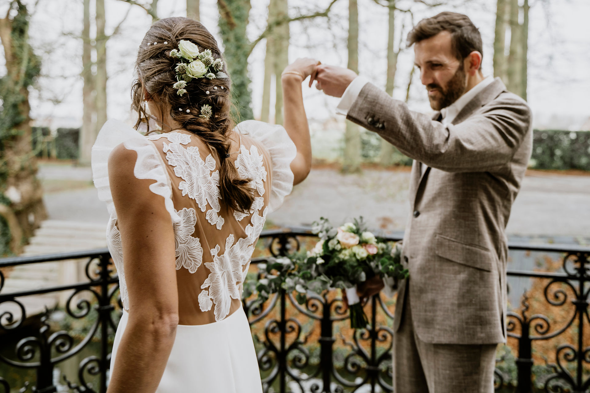 Shooting d'inspiration mariage hippie chic et robe de mariée bohème Constance Cellier Lille