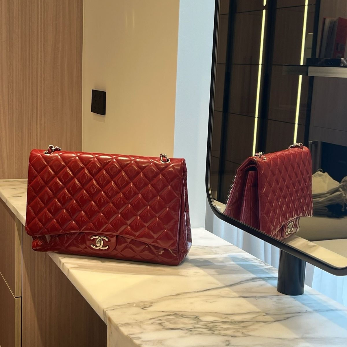 Glossed Classic Flap — Red