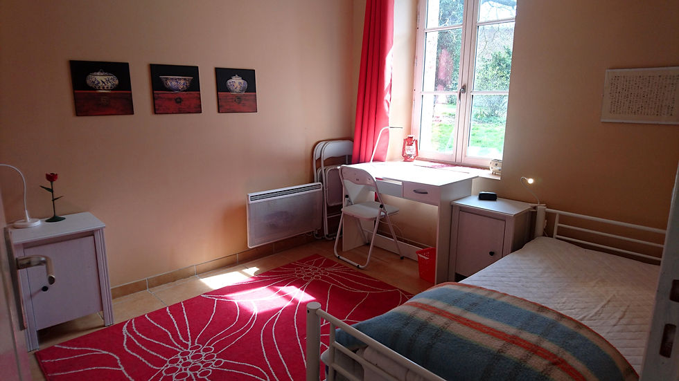 Guest-house: twin room