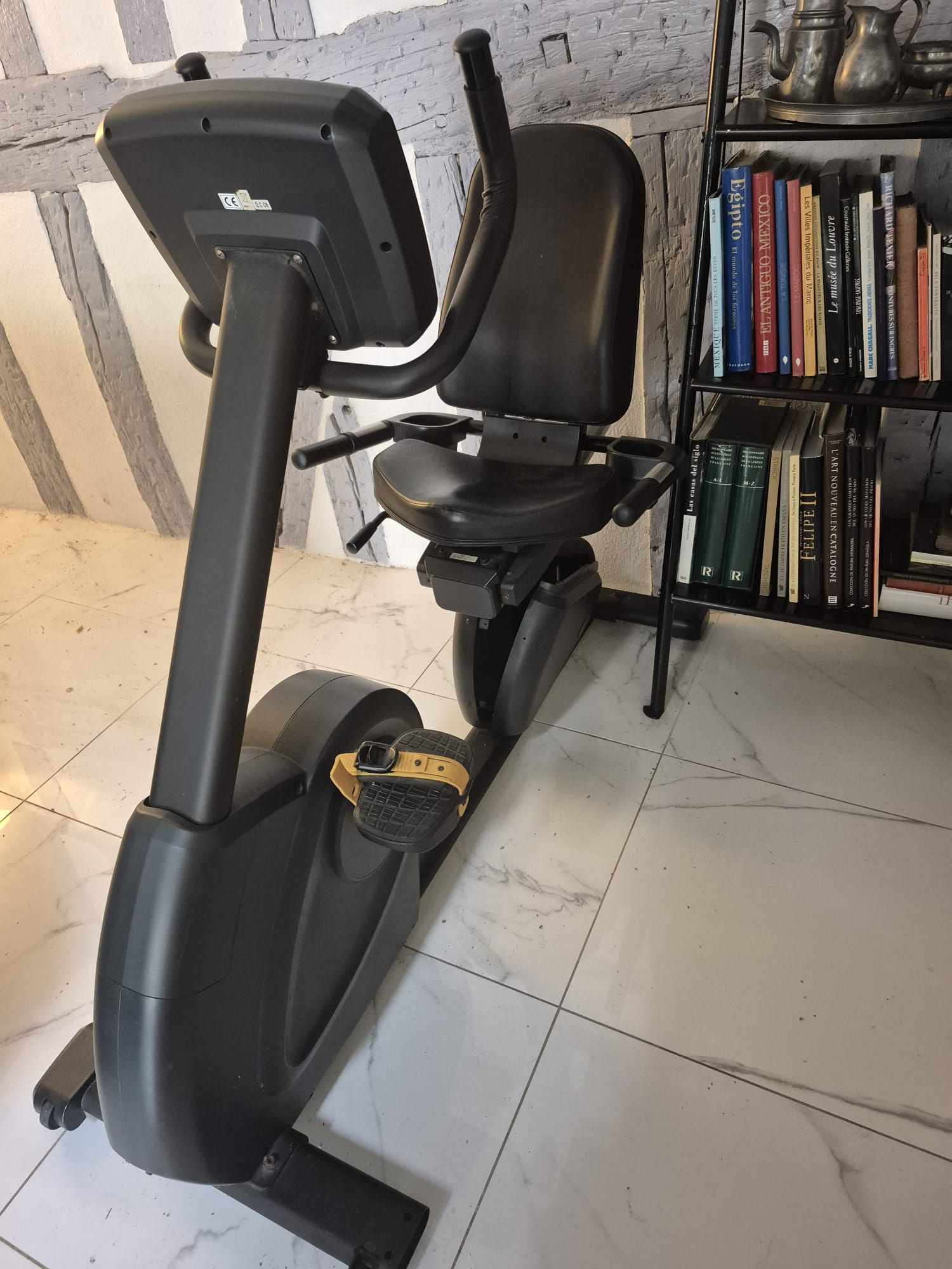 Vélo semi allongé CIRCLE Fitness