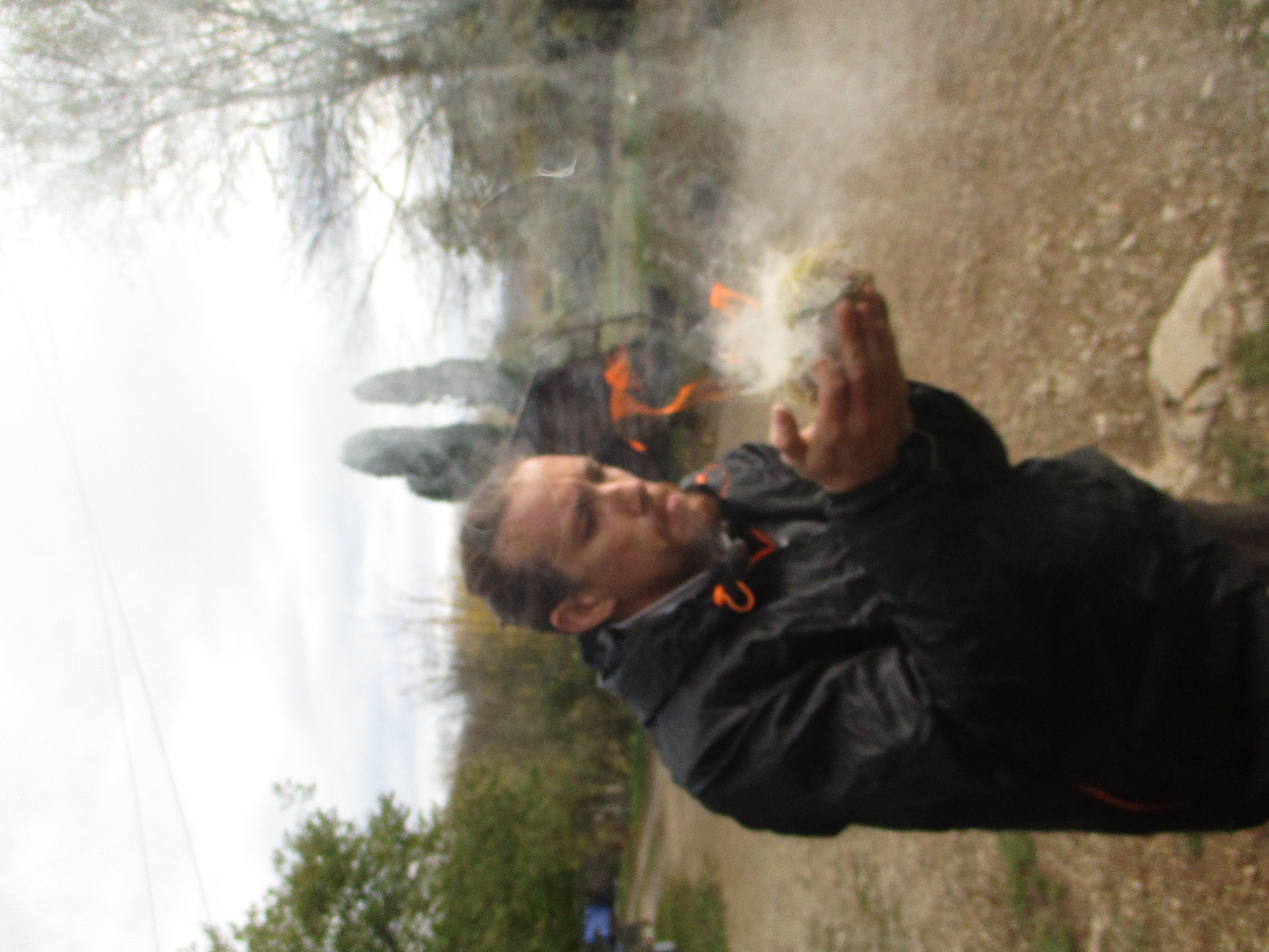 Allumer un feu avec une braise