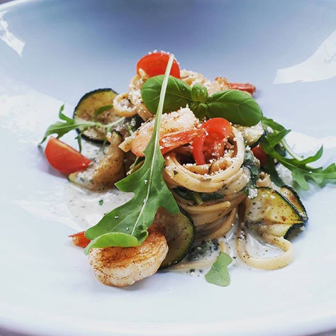 Pasta pesto met scampi