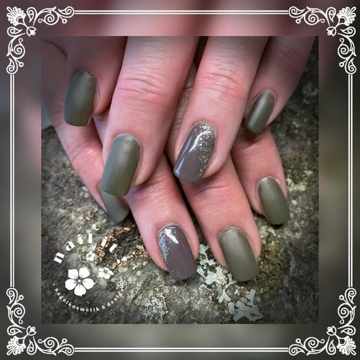military_nails