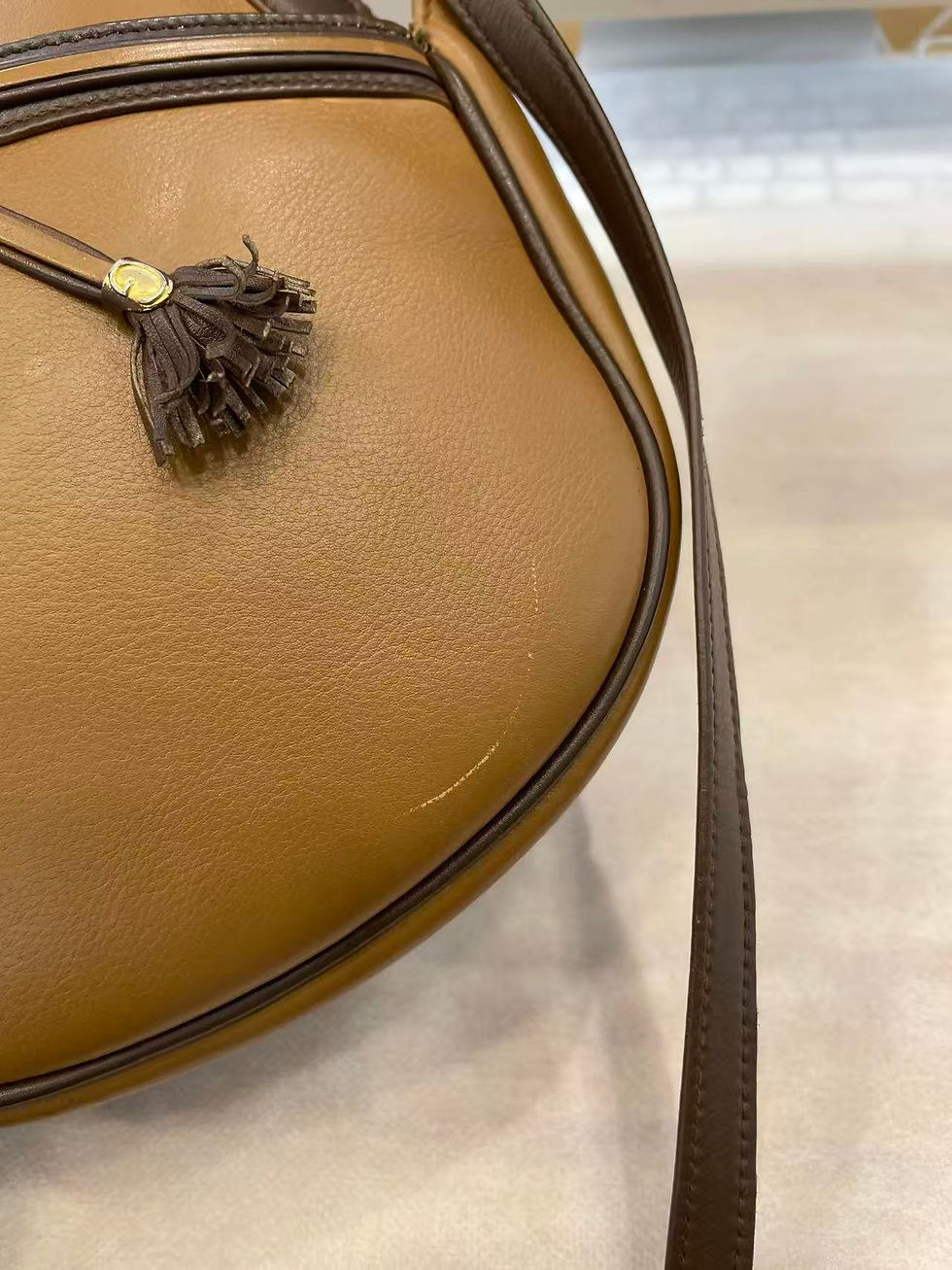 Thumbnail: Gucci Vintage Tassel Oval Crossbody Bag