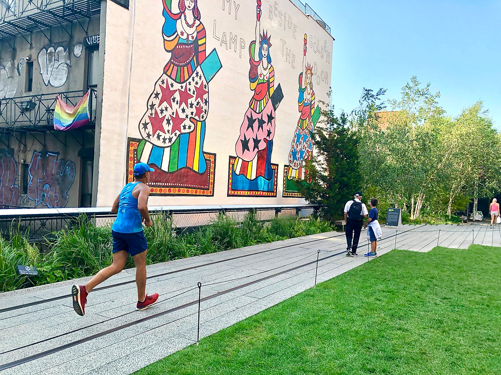 Art exhibits a long the length of the High Line