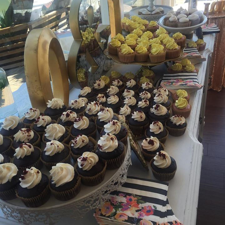 Our spread of cupcakes vintage layout 😊