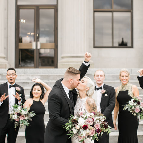 Modern Garden Style Wedding at Eastbank Venue | Cedar Rapids, Iowa