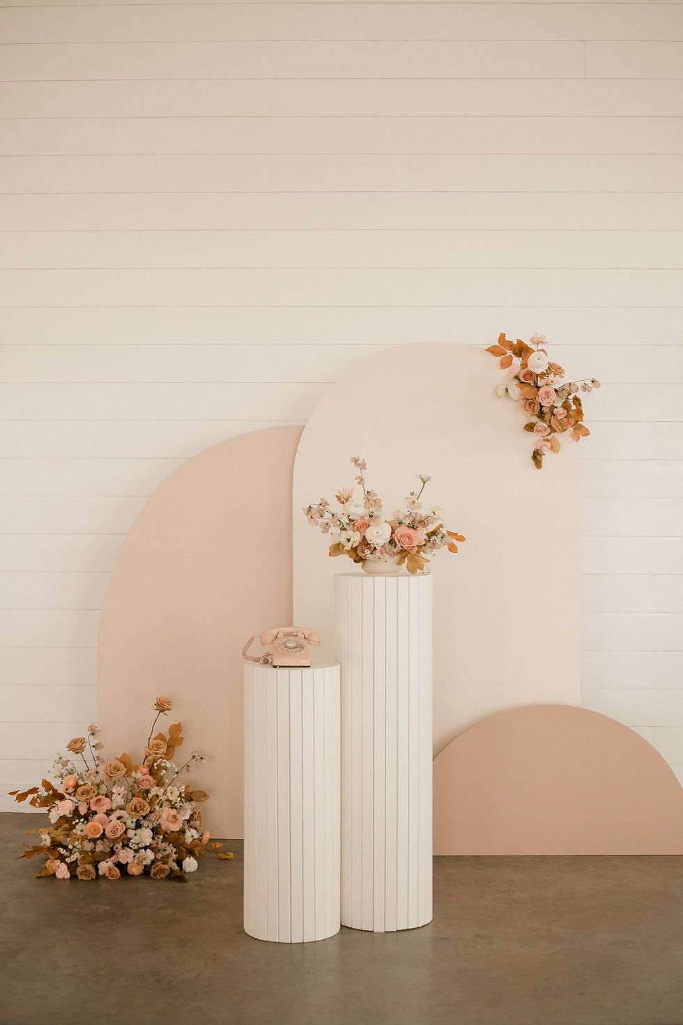 Studio Bloom Iowa floral designs for The Pretty Golden branding shoot