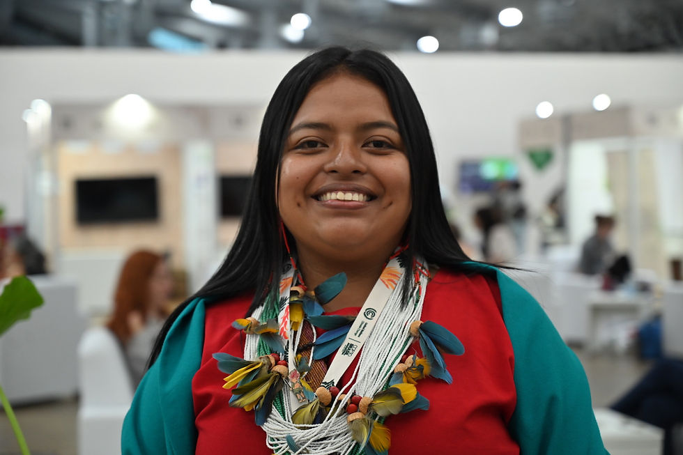 Paola Margarita Chindoy se reconoce como una semilla que cuida el legado de sus ancestras amazónicas; su camino de vida responde al llamado de las abuelas a defender y proteger la Madre Tierra. Foto: Paola Jinneth Silva Melo.