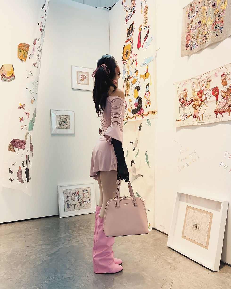 Linking art lovers to creators, Satori influencers tag and celebrate every participant, weaving a digital tapestry of artistic unity.