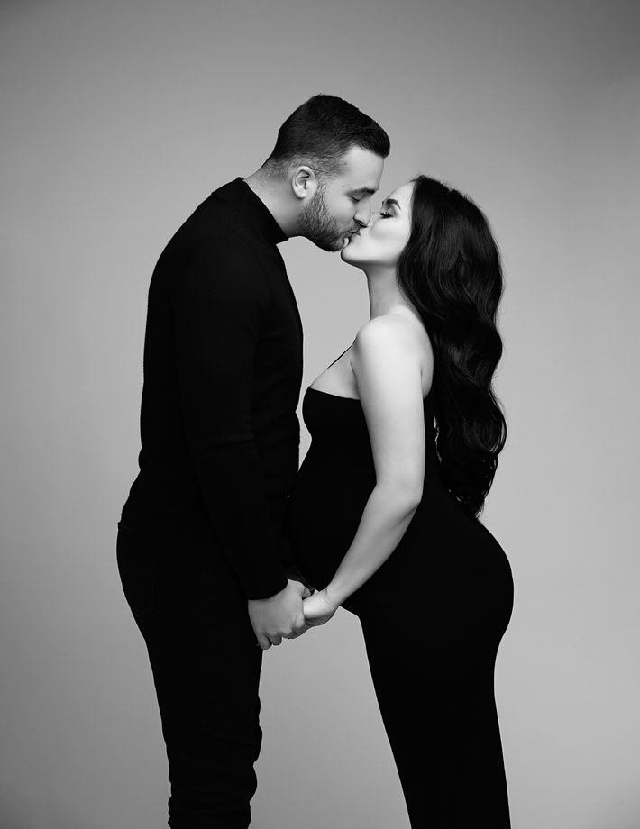 High-end maternity portrait with your partner in black and white