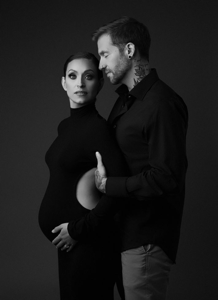 Graceful maternity photoshoot at 28 weeks pregnant