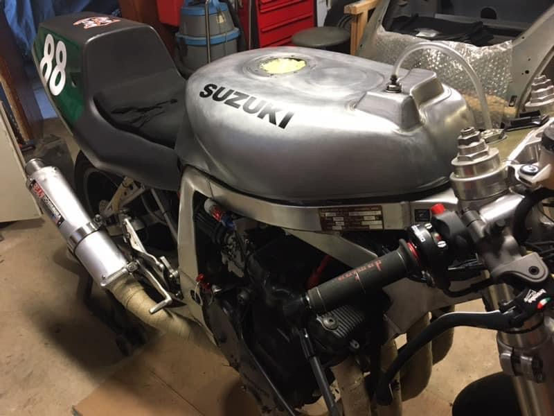 Thumbnail: Kit sticker GSX-R 750 1988 