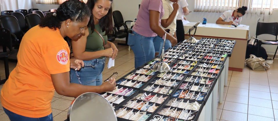 Prefeitura realiza entrega de óculos do mutirão de saúde em Palotina