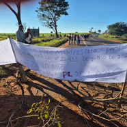 Indígenas Interditam BR-272 no Paraná reivindicando demarcação de terras