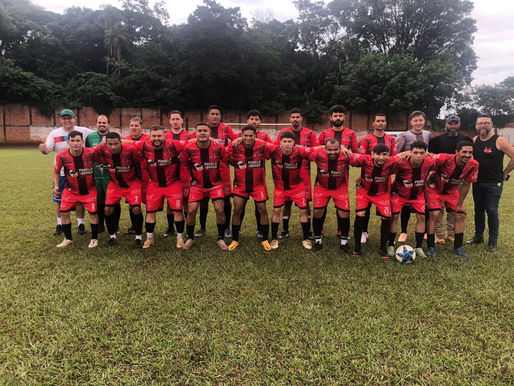 Bola rola pela 4ª Taça Nelvo Holz de Futebol em Palotina