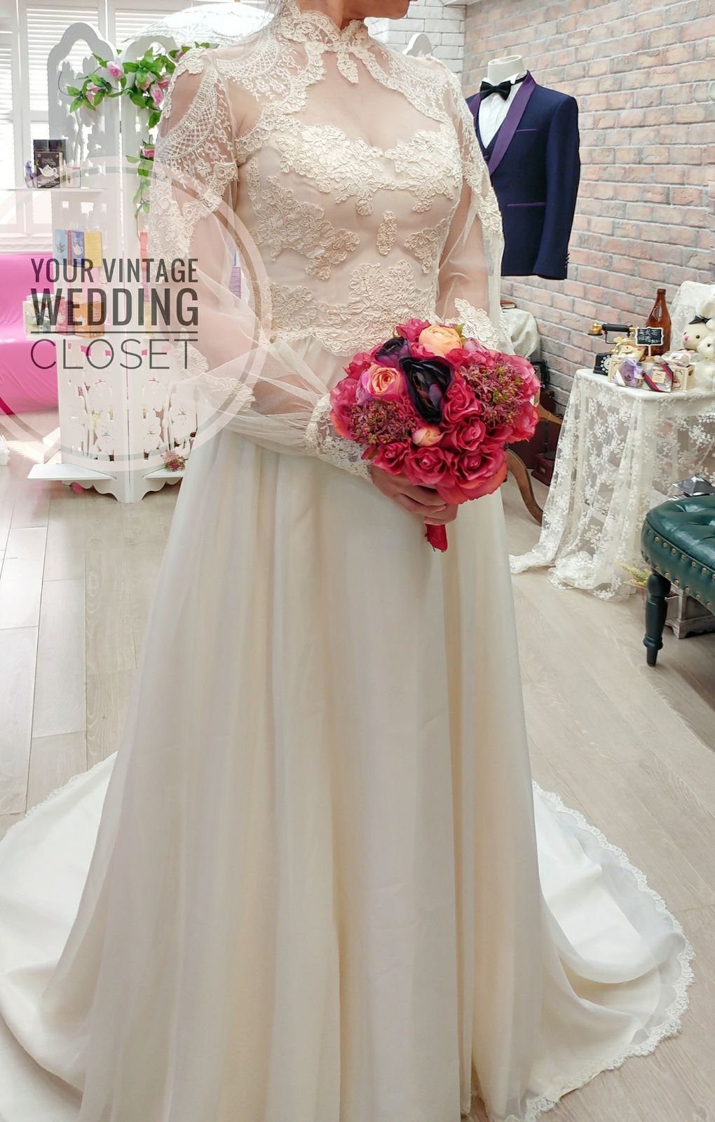 Your vintage wedding closet clearance