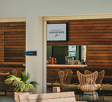 Domaine-de-Grand-Baie bar.jpg