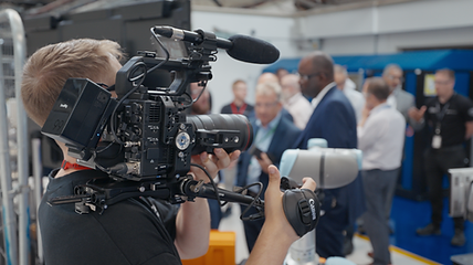 Philipp filmt mit der Canon C400