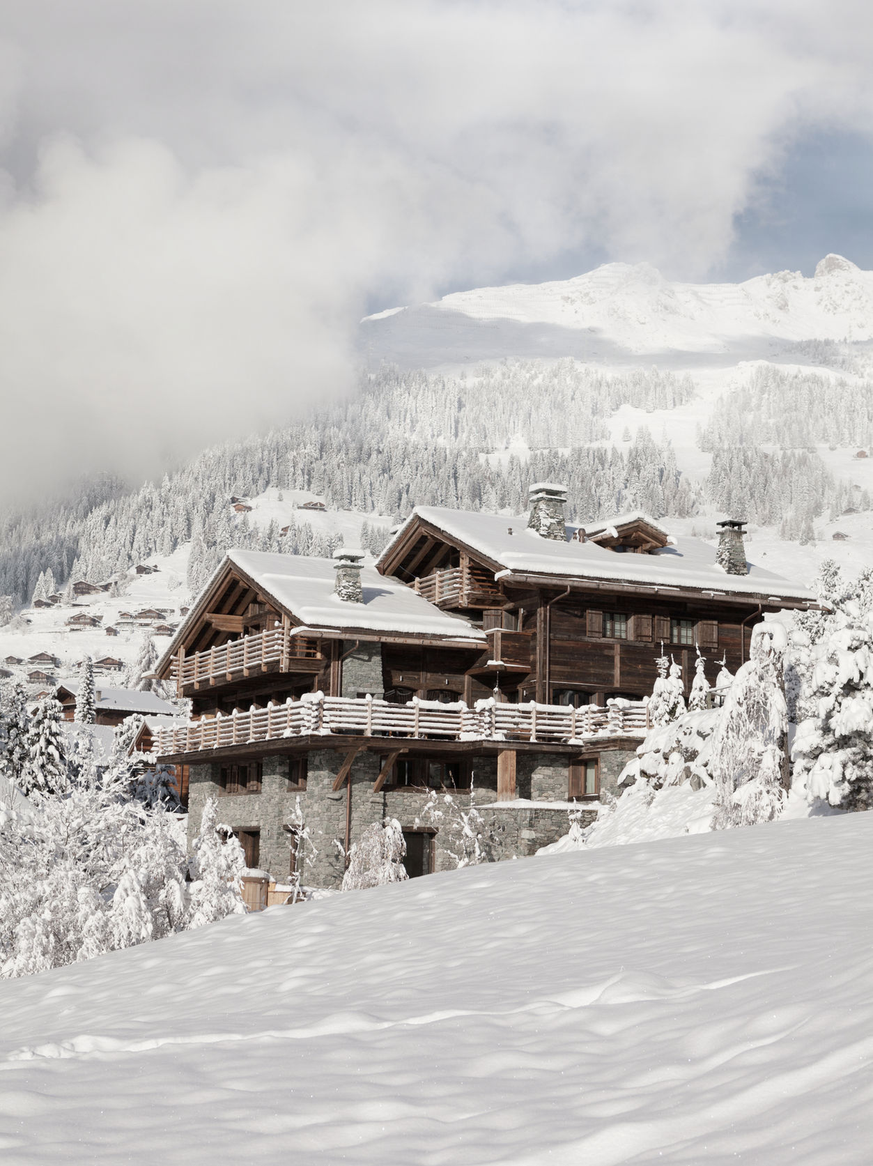 MATERIAL DISTRICT - REDISCOVERING CIRCULAR LUXURY