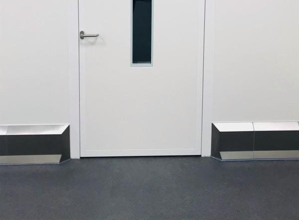 3S propose également des plinthes pour vos entrepôts et autres salles. Elles offrent une hygiène maximale, une ultra-résistance, une installation facile et un entretien simplifié.