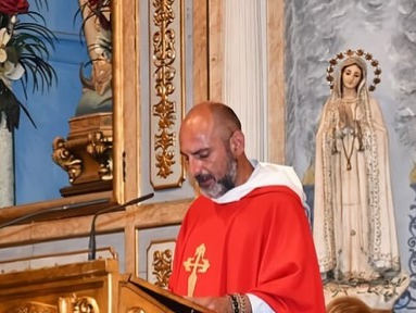 Padre é preso acusado de vender Viagra para ‘festas sexuais’ entre homens