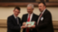 Remise du livre Habitants Militants à Claude Bartolone