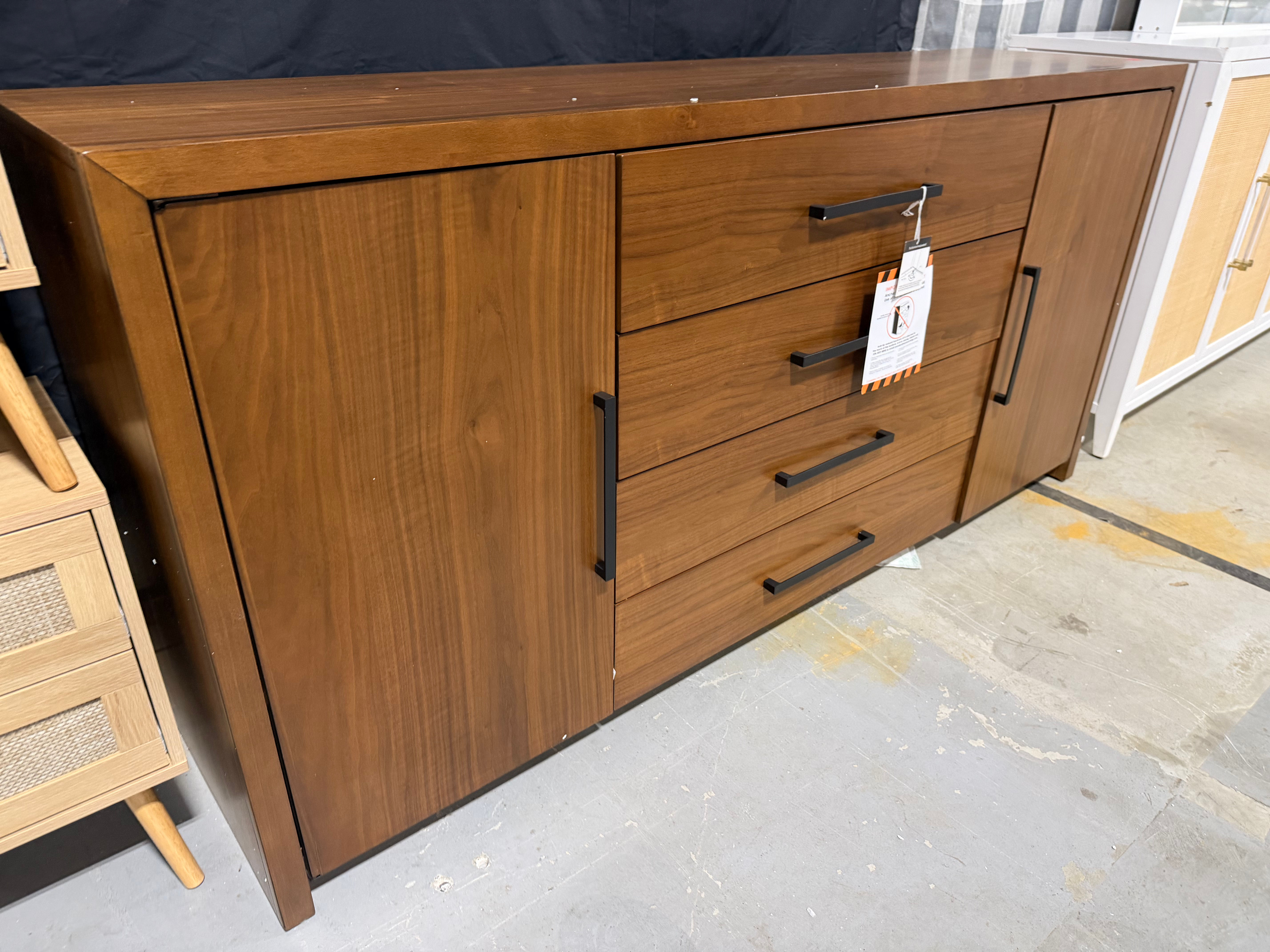 Entertainment center