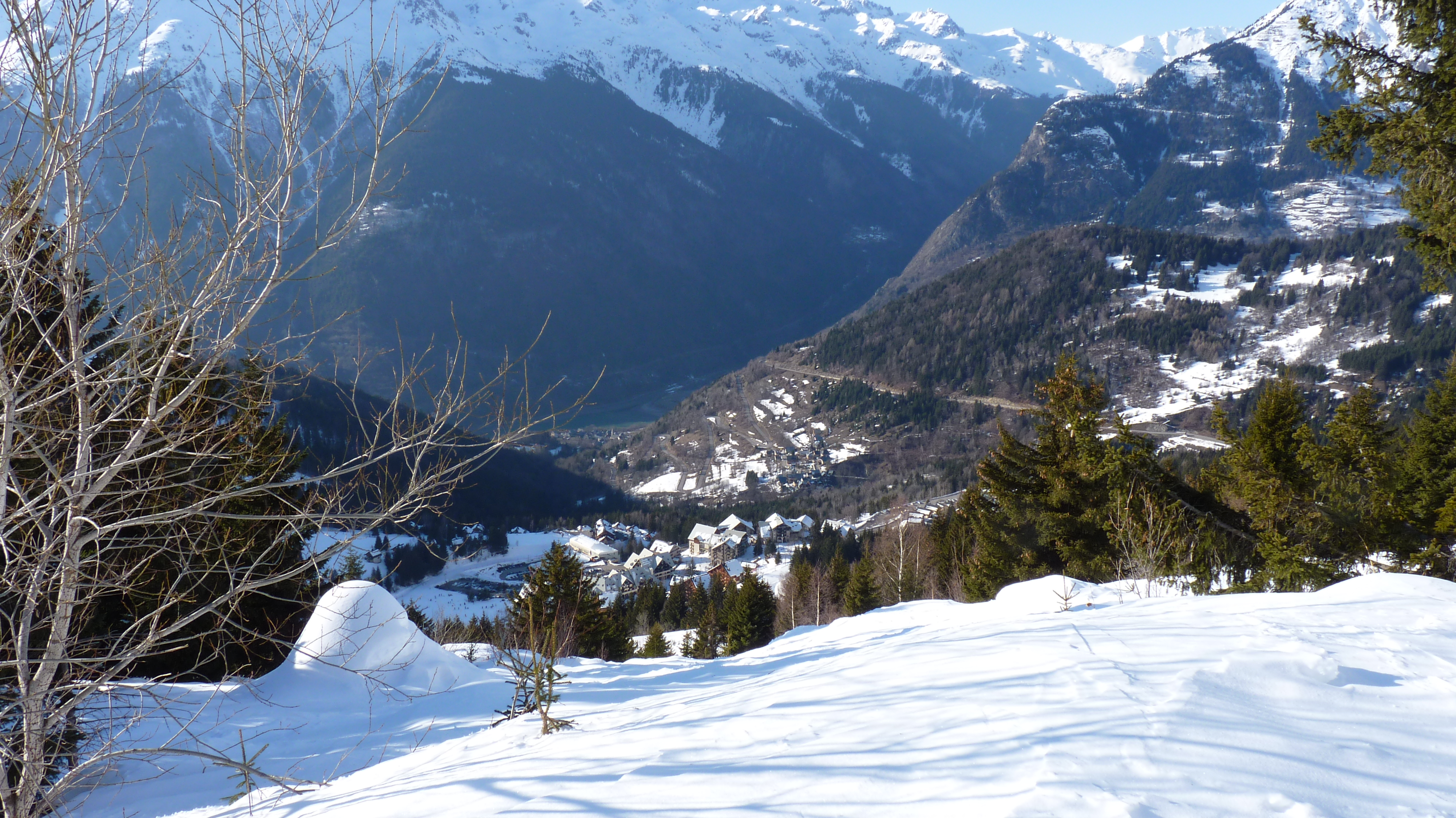 La station d'Oz et le Bessey en contrebas vue de Champ Clotury