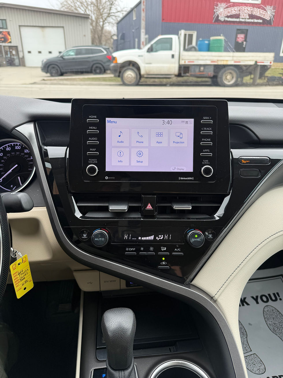 Thumbnail: 2022 Toyota Camry LE
