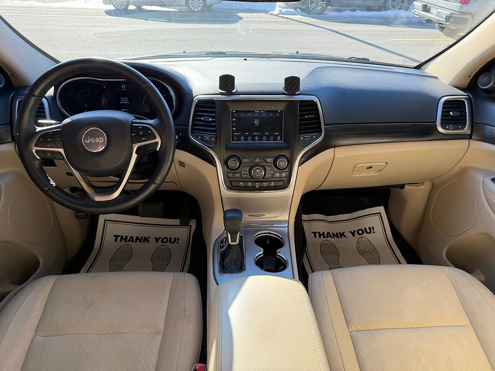 Thumbnail: 2019 Jeep Grand Cherokee Laredo