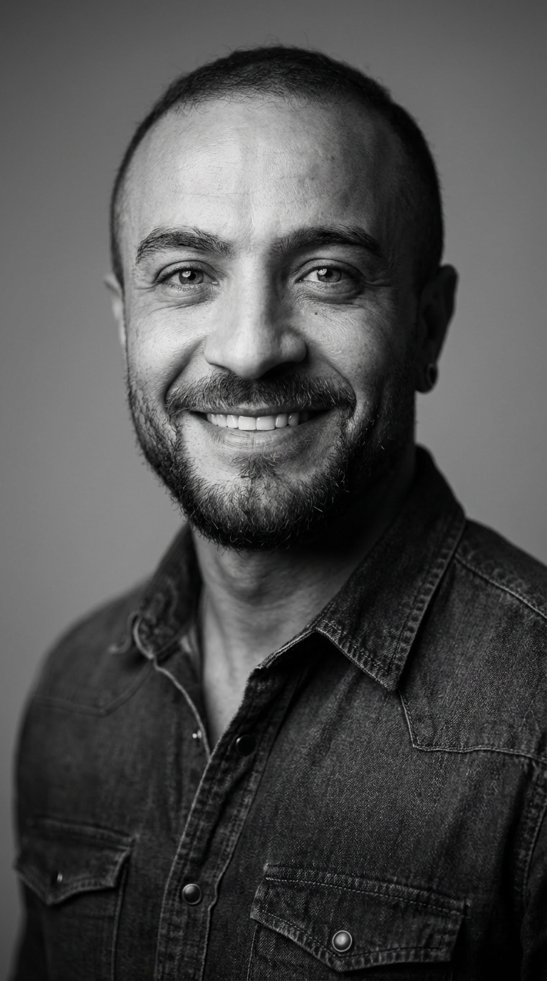 Brunno_tavarez_Ultra-realistic_professional_black_and_white_headshot_of_Bruno,_w_bbbbaa32-