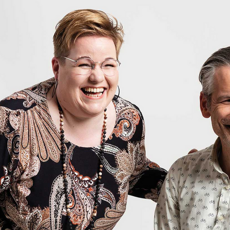 Staffellauf bei LinzPLUS: Renate Pühringer übergibt Stab an Brita Piovesan