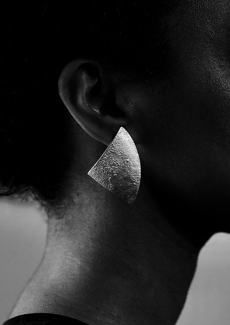 MERON WOLDE_Jewellery Collection_Water memory tricircle earrings_b_w_2.jpg