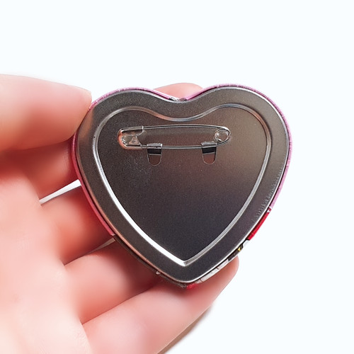 PW Couple heart pin buttons | Pgoodsfactory