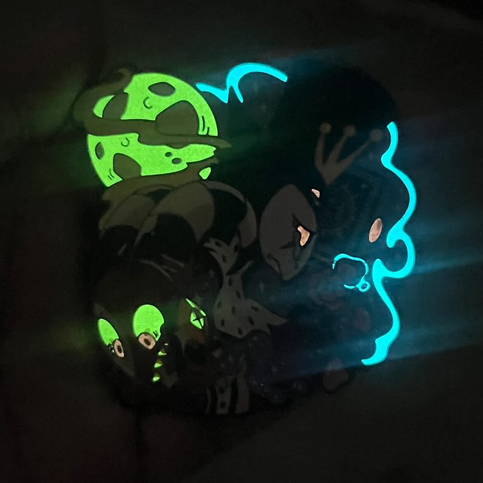 Thumbnail: Full Moon(Black) enamel pin