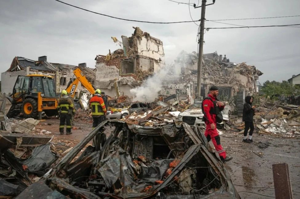 Russian Strike on Kyiv: At Least 4 Killed, 10 Injured