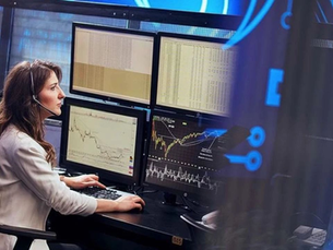 War Fears Shake Markets: Gold Hits New Record, Oil at Four-Year High